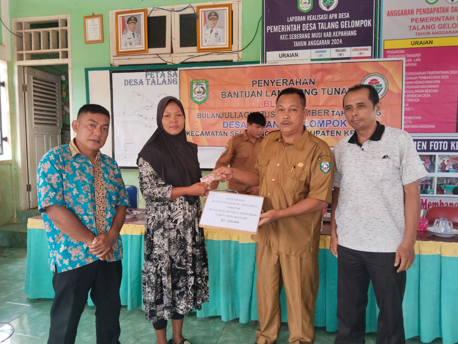 Pemdes Talang Gelompok Laksanakan Pembagian BLT-DD Tahap Tiga Kepada 9 KPM