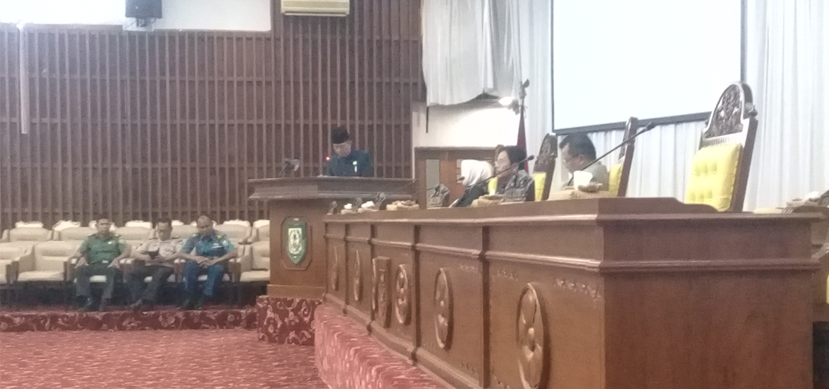 Penyampaian laporan Komisi DPRD Provinsi Bengkulu Terhadap Raperda