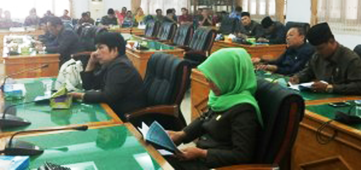 -- Anggota DPRD Bengkulu Utara mengikuti paripurna --