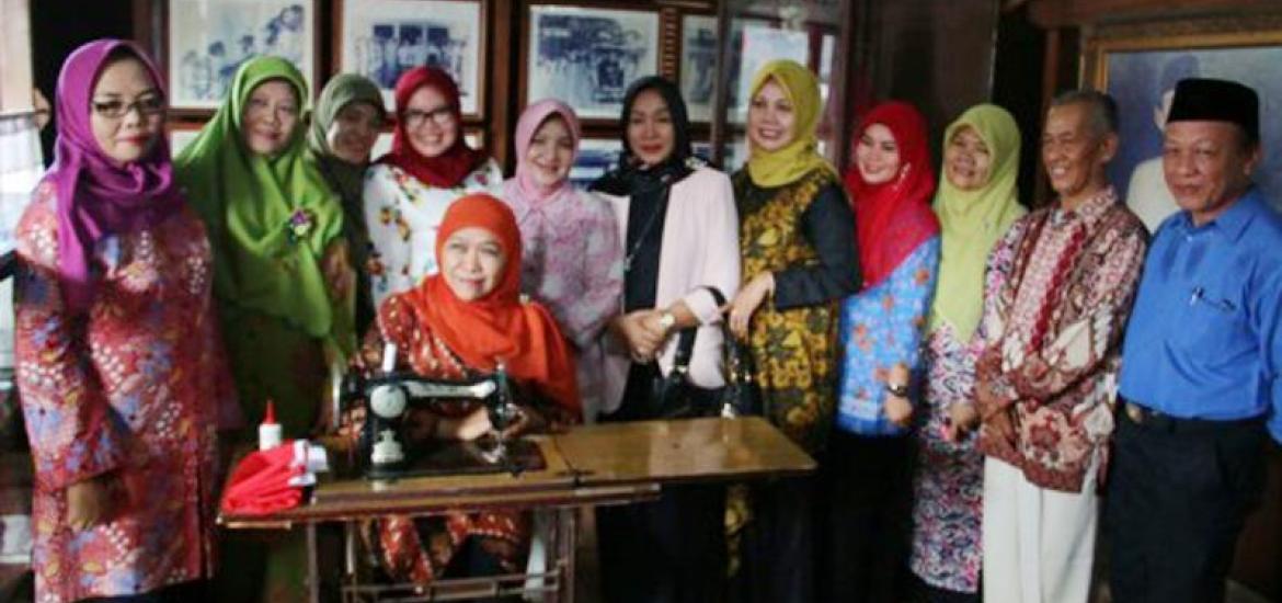 Menteri Sosial RI Khofifah Indar Parawansa disela-sela kunjungan kerjanya di Bengkulu pada Sabtu (12/8/2017)