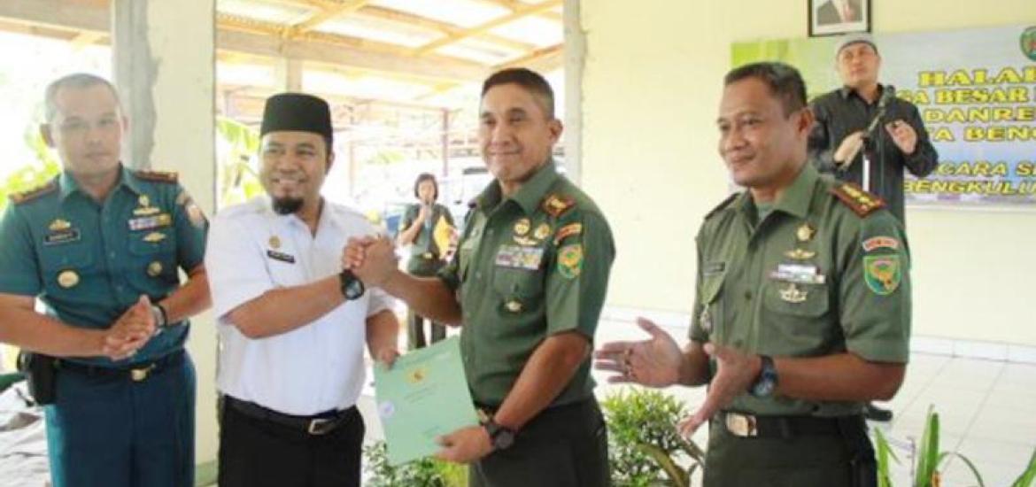 Walikota Bengkulu Helmi Hasan saat Halal bi Halal keluarga besar Kodim 0407 Kota Bengkulu