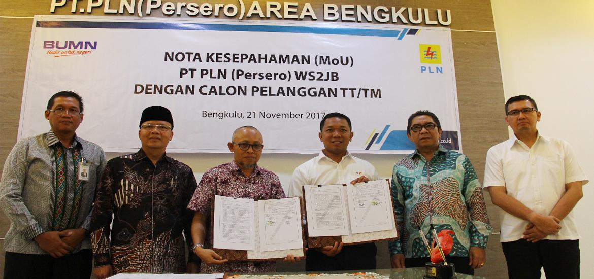Penandatangan MOU ini di tandatangani oleh GM PT.PLN persero W2SJB cabang Bengkulu Daryono dan GM PT.Pelindo II cabang Bengkulu