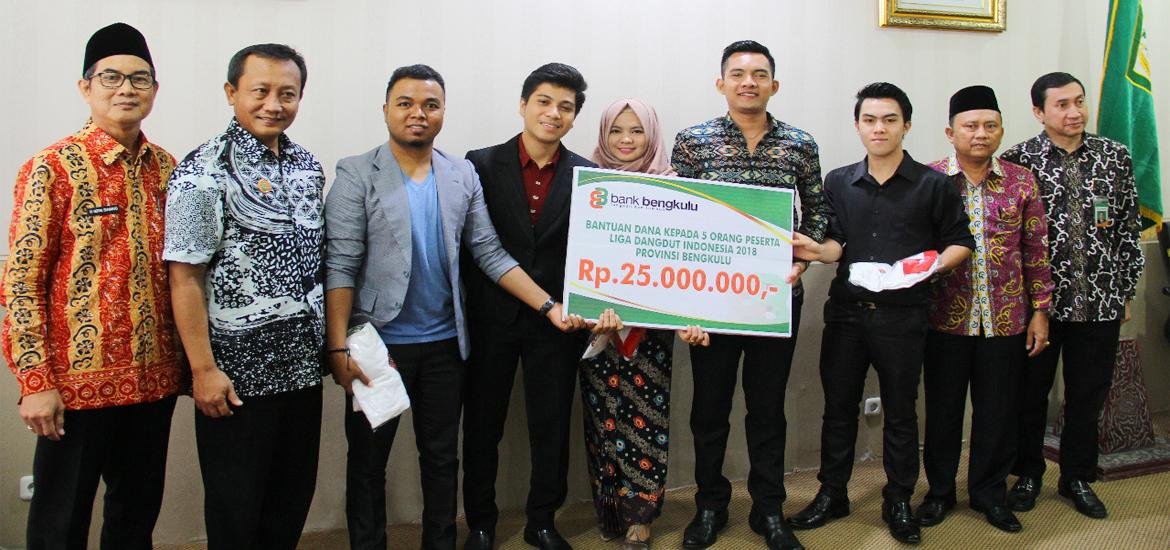 Pemprov melalui Bank Bengkulu juga memberikan bantuan senilai 25 Juta kepada 5 finalis Liga Dangdut Indonesia