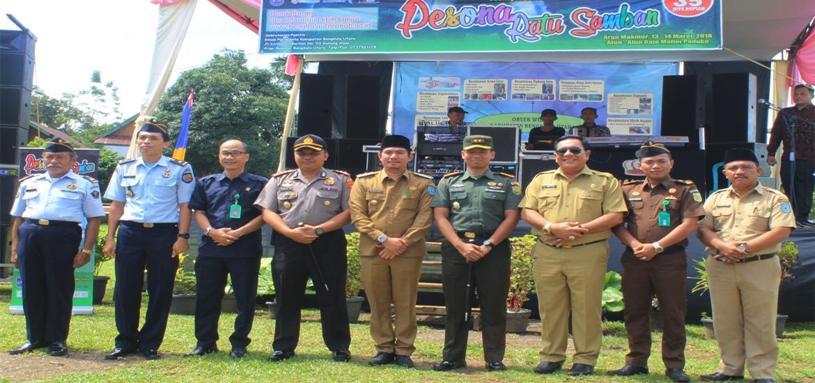 Wakil Bupati Bengkulu Utara Arie Septia Adinata beserta Unsur Forkopimda Bengkulu Utara foto bersama usai pembukaan event pesona ratu samban