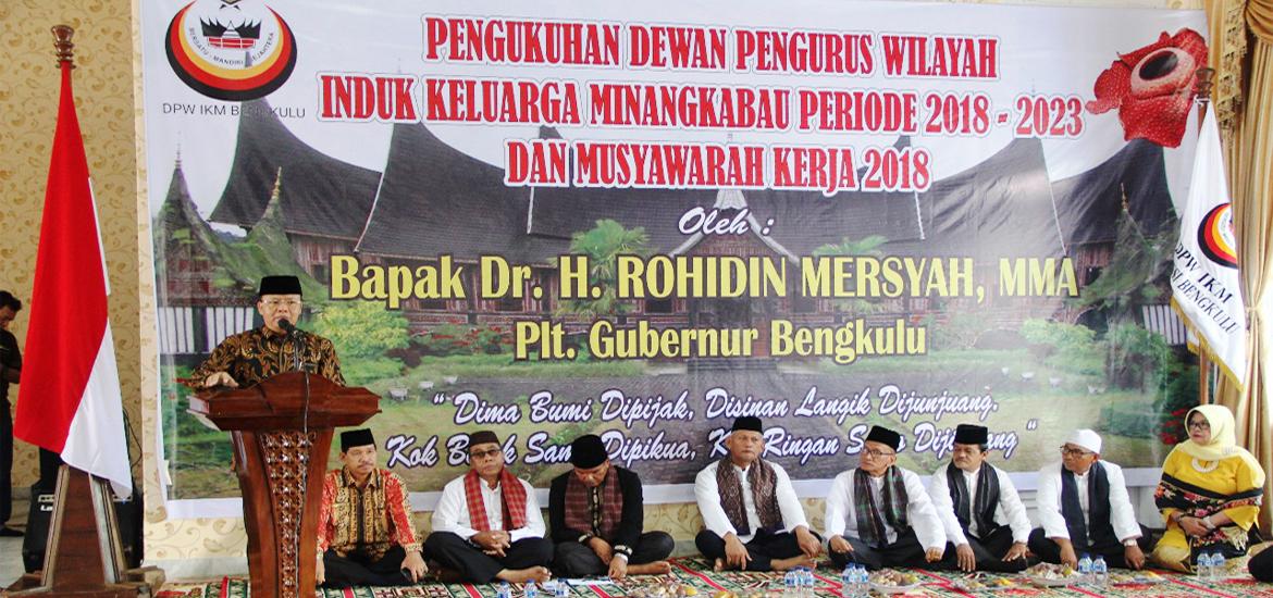 Plt. Gubernur Bengkulu Rohidin Mersyah saat Pengukuhan Dewan Pengurus Wilayah (DPW) IKM Bengkulu Periode 2018-2023