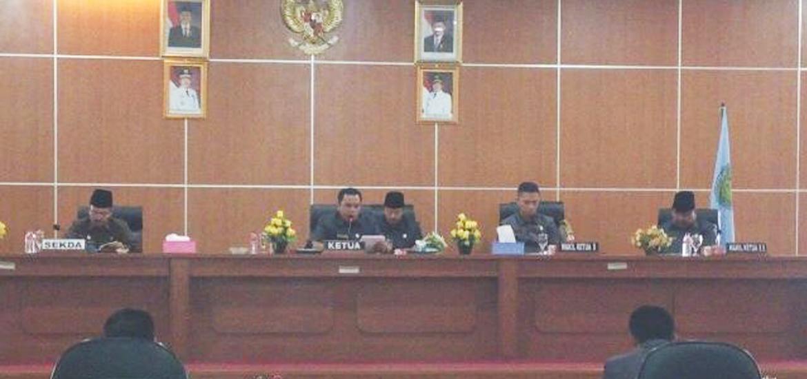 Rapat Paripurna DPRD Bengkulu tengah  Bahas Raperda & Perda