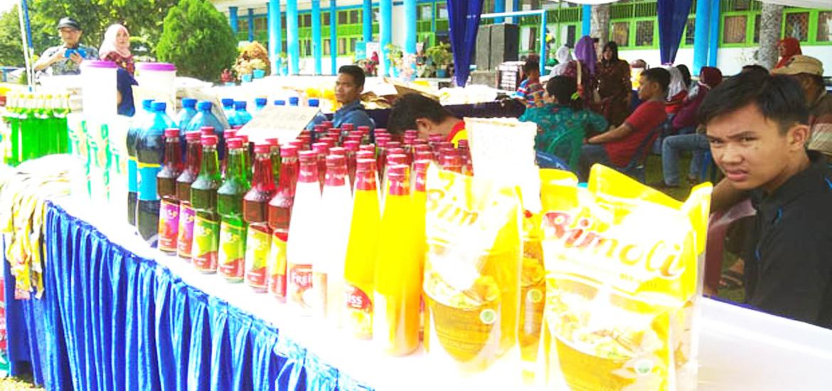 -- Bazar dan pasar murah di Kantor Camat Muara Bangkahulu, Kamis (3/5/2018) --