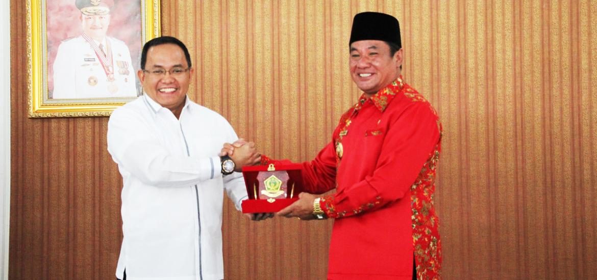 Bupati Lebong, H . Rosyonsyah Sip Msi saat di Kabupaten Musi Banyuasin