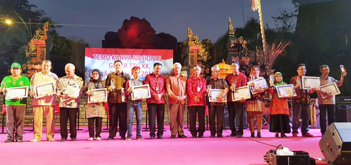 Penghargaan dalam Temu Karya Nasional TTG XX di Bali