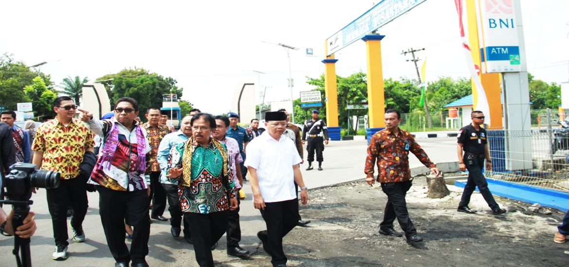 Menteri ATR Sofyan Djalil saat melakukan pertemuan dengan pihak Pemda di Kantor Pelindo II Bengkulu
