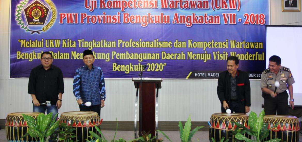 Asisten I Setda Provinsi Bengkulu Hamka Sabri buka UKW
