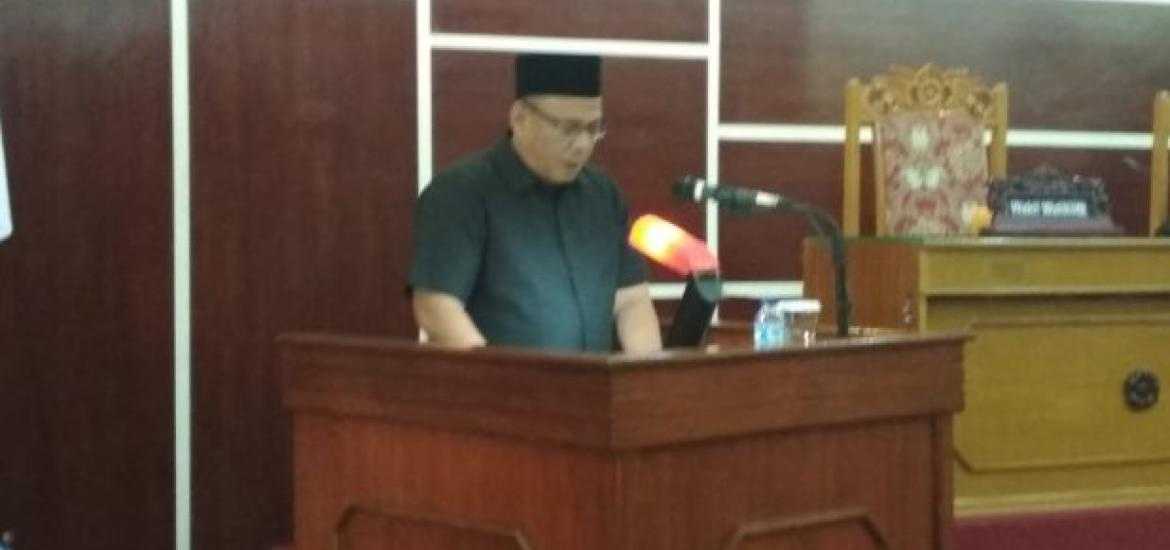 Perwakilan Fraksi menyampaikan pandangan
