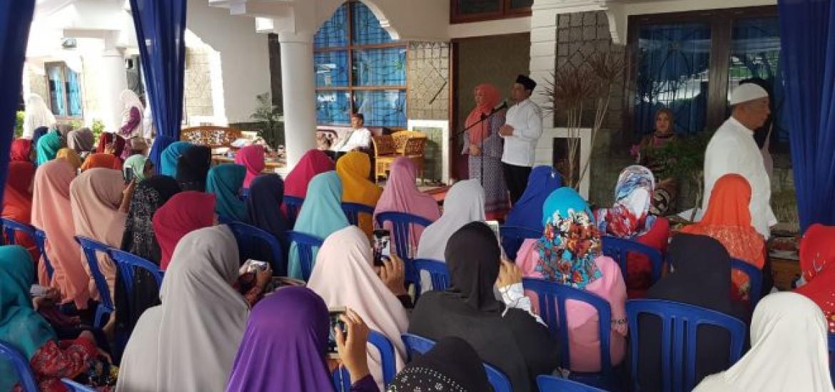 Pengajian yang rutin dilakukan sebulan sekali bersama ibu-ibu yang tergabung dalam GOW se-Kota Bengkulu