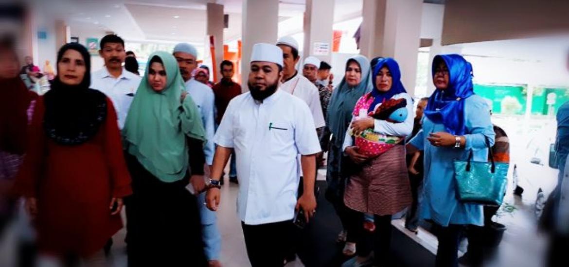 Walikota Helmi Hasan Berangkatkan Bayi Kelainan Jantung dan Penderita Gagal Ginjal ke Jakarta