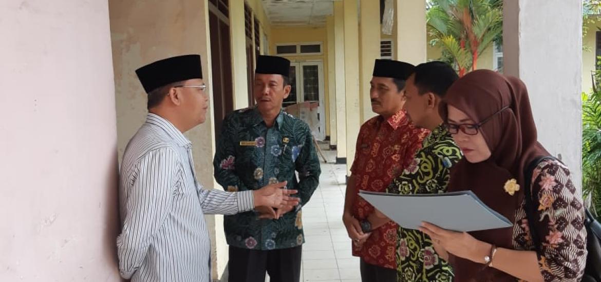 Gubernur Bengkulu melakukan peninjauan pada beberapa lokasi pembangunan