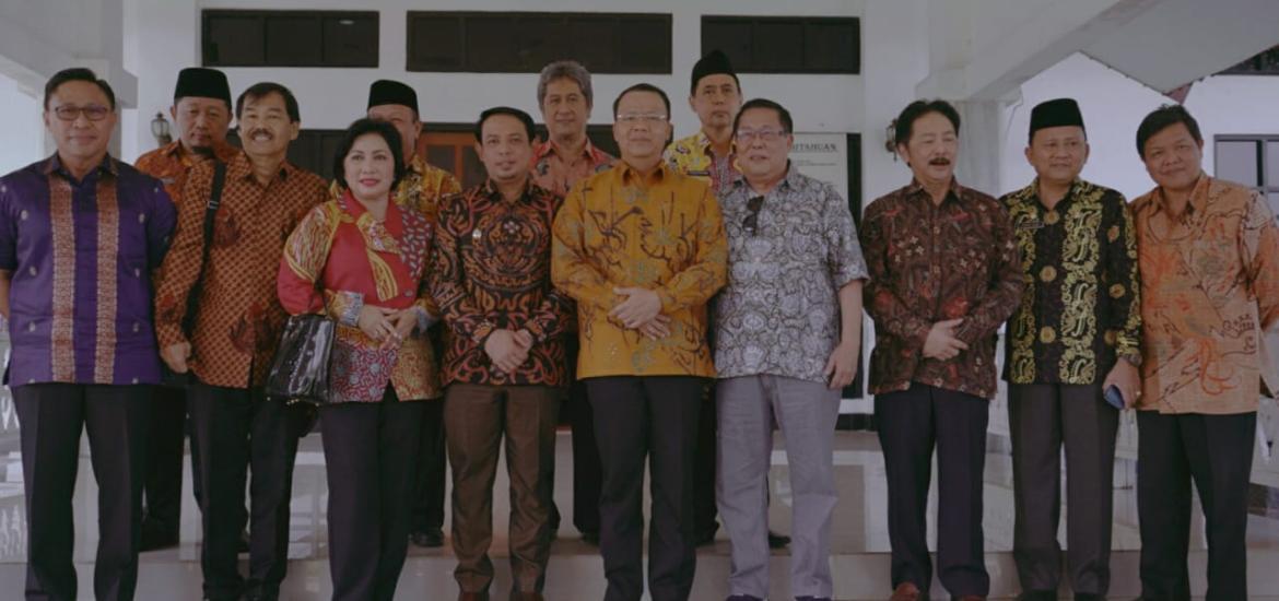 Gubernur Rohidin Mersyah saat pertemuan di Bandara Fatmawati Soekarno
