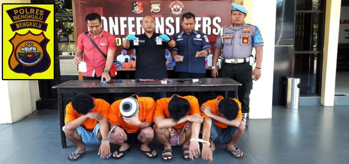 4 Pelaku dan barang bukti narkoba