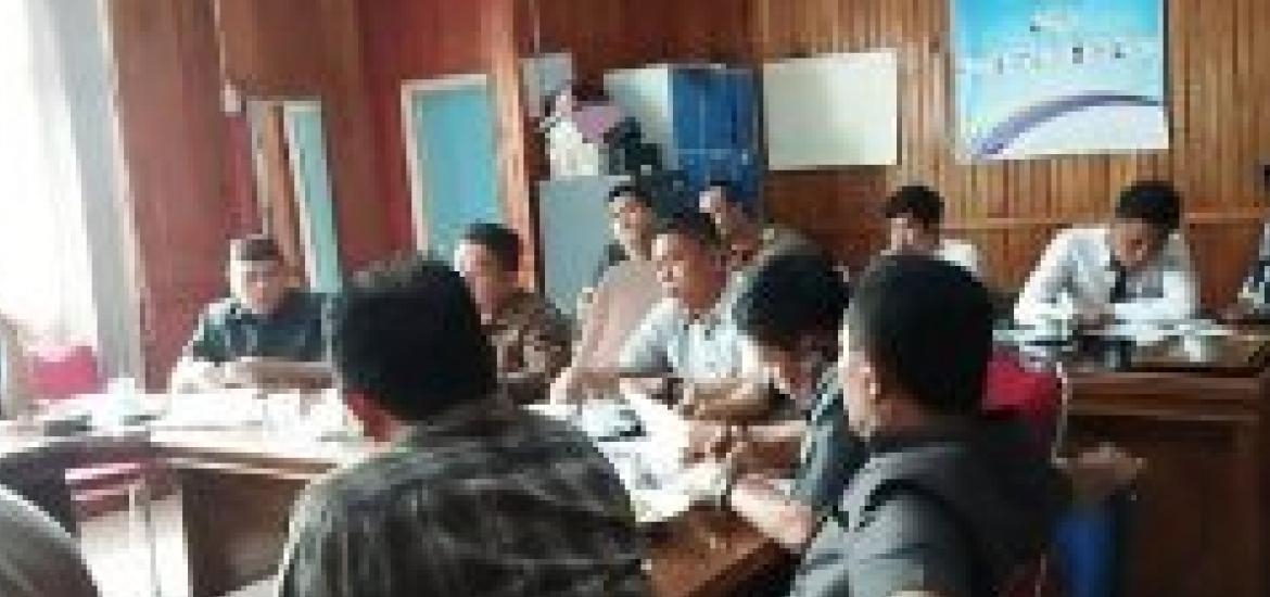 Pedagang pasar menyampaikan keluhan