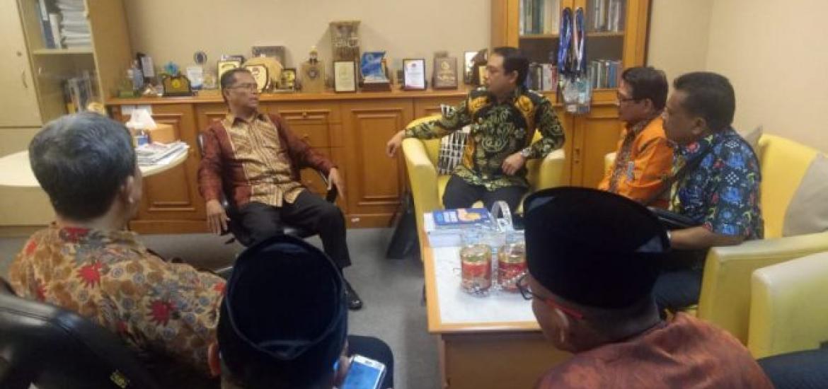 Wakil Walikota Bengkulu Dedy Wahyudi bertemu Direktur Pengembangan Kelembagaan Pendidikan Tinggi Ir. Ridwan, M.Sc di Kemenristekdikti