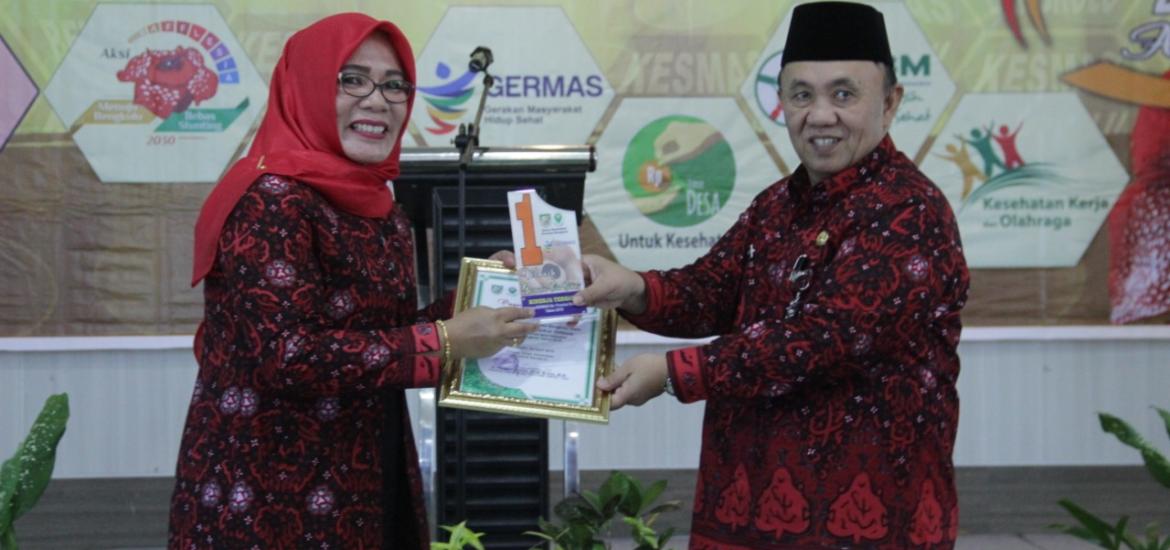 Mewakili Gubernur Bengkulu, Sekda Provinsi Bengkulu Nopian Andusti hadir dan membuka resmi Pertemuan Penggerakan Program Pembinaan Kesehatan Masyarakat