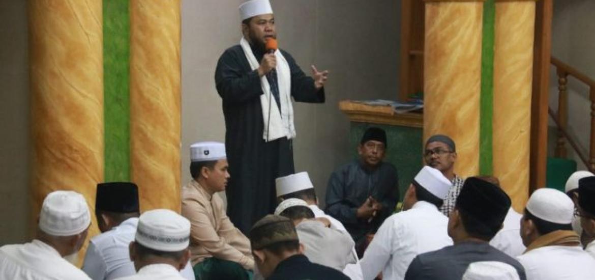 Walikota Helmi Hasan saat safari subuh