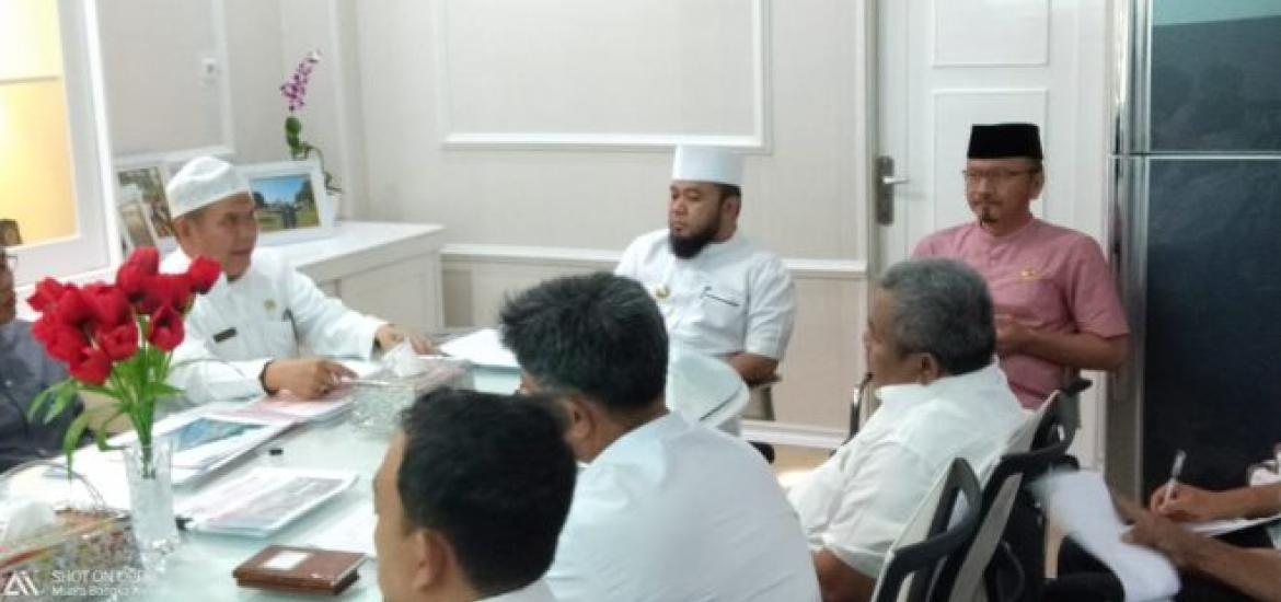 Pemaparam tim  terkait penataan kawasan sungai pasar Bengkulu