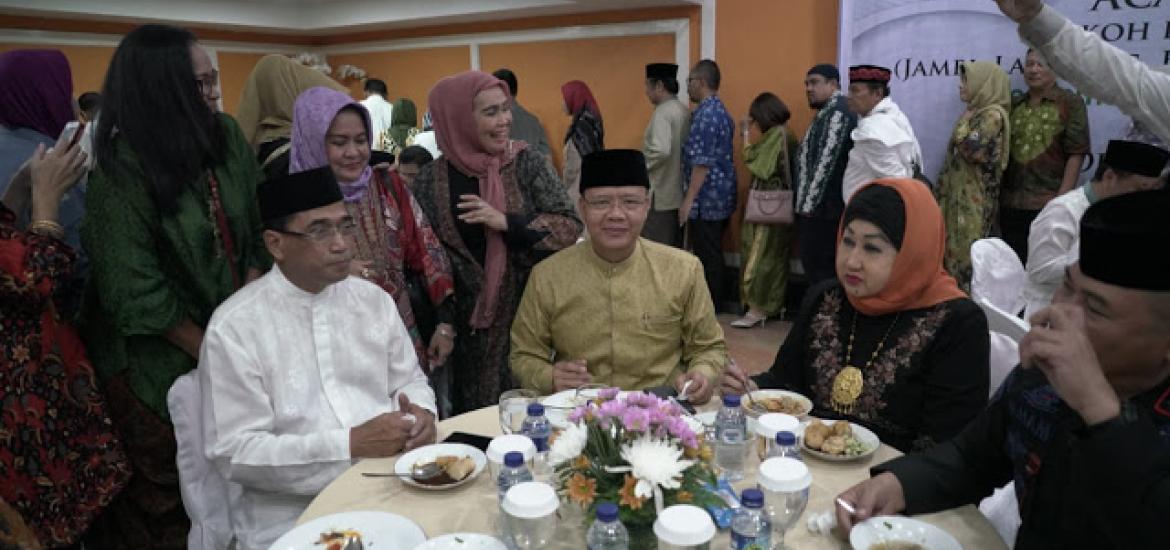 Gubernur Bengkulu Rohidin Mersyah Buka Bersama dengan Menteri Perhubungan