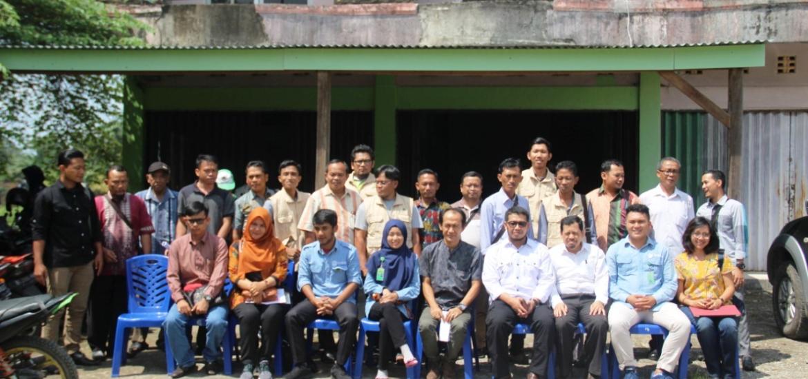 Pertemuan ini dihadiri oleh Akar Foundation, Dinas Lingkungan Hidup dan Dinas Kehutanan Provinsi Sumatera Selatan,