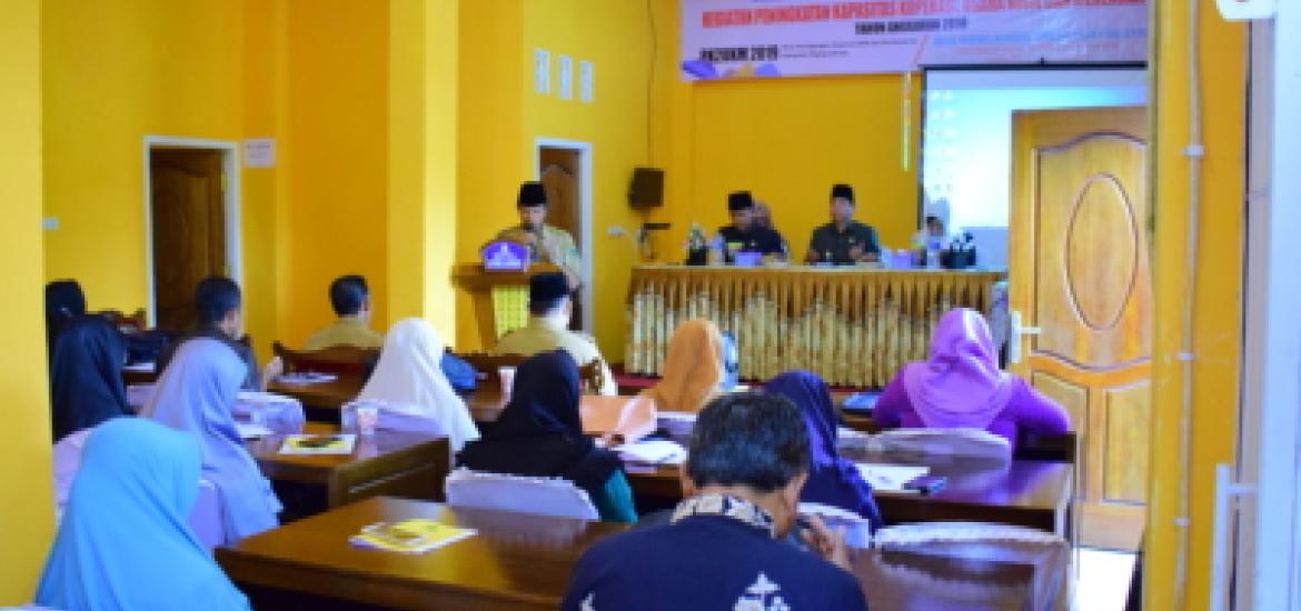 Pendidikan dan Pelatihan (Diklat) Bagi Pengurus dan Pengawas Koprasi.