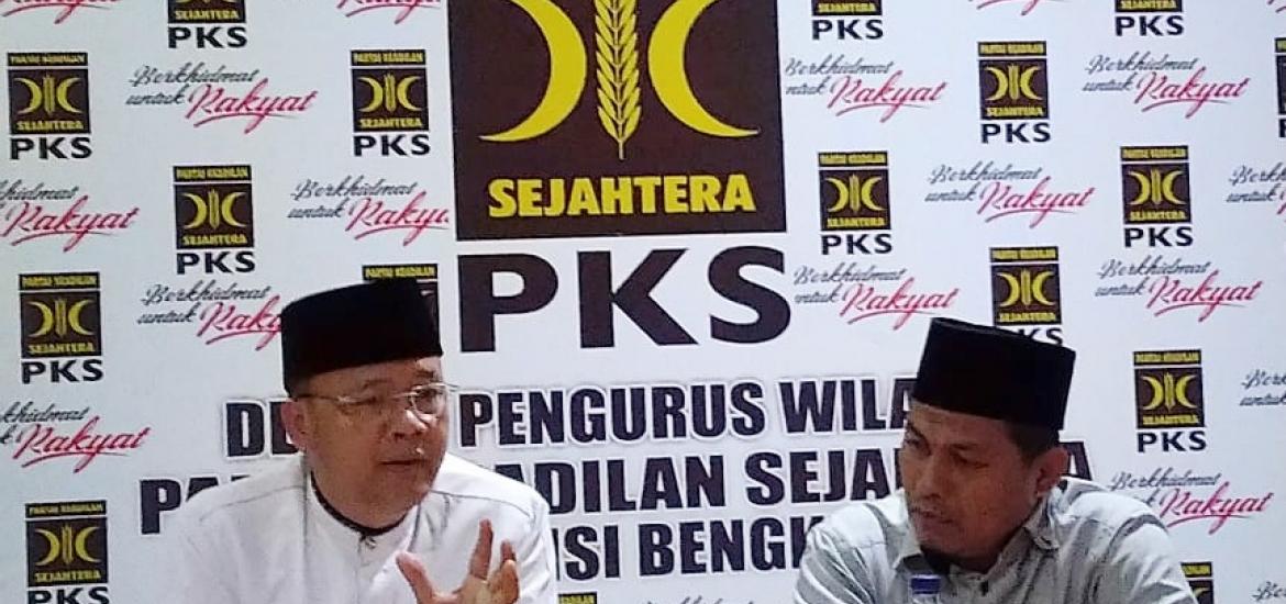 Gubernur Bengkulu Rohidin Mersyah tampak sedang berdiskusi dengan Pengurus DPW PKS