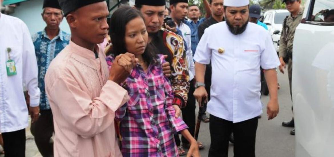 Walikota Helmi yang didampingi Wawali Dedy Wahyudi turun langsung mengantar Pika untuk di rujuk ke Rumah Sakit Palembang. 