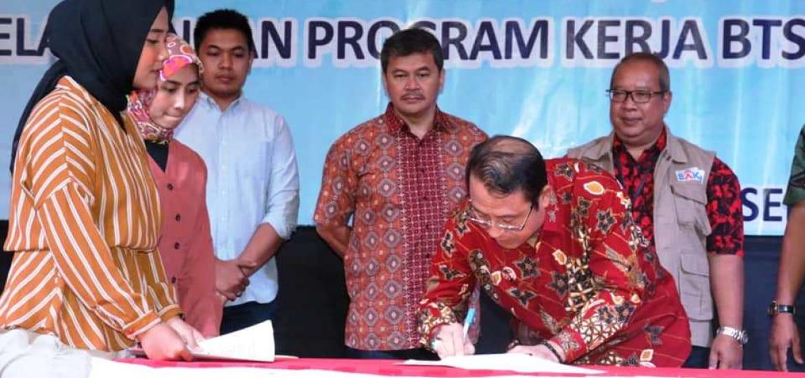 Penandatanganan Berita Acara Design Review Meeting oleh BAKTI Kominfo, Operator Seluler, Penyedia Tower Power dan Pemerintah Kabupaten Untuk Pelaksanaan Program Kerja BTS Blankspot Tahun Anggaran 2019 