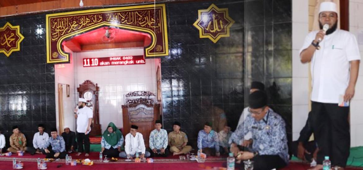 Walikota Bengkulu Helmi Hasan saat di Masjid
