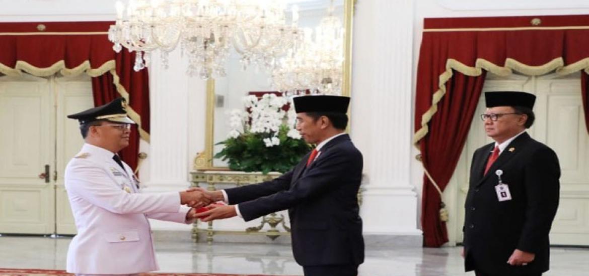 Foto Gubernur Bengkulu Rohidin Mersyah Bersama Presiden RI  Jokowidodo