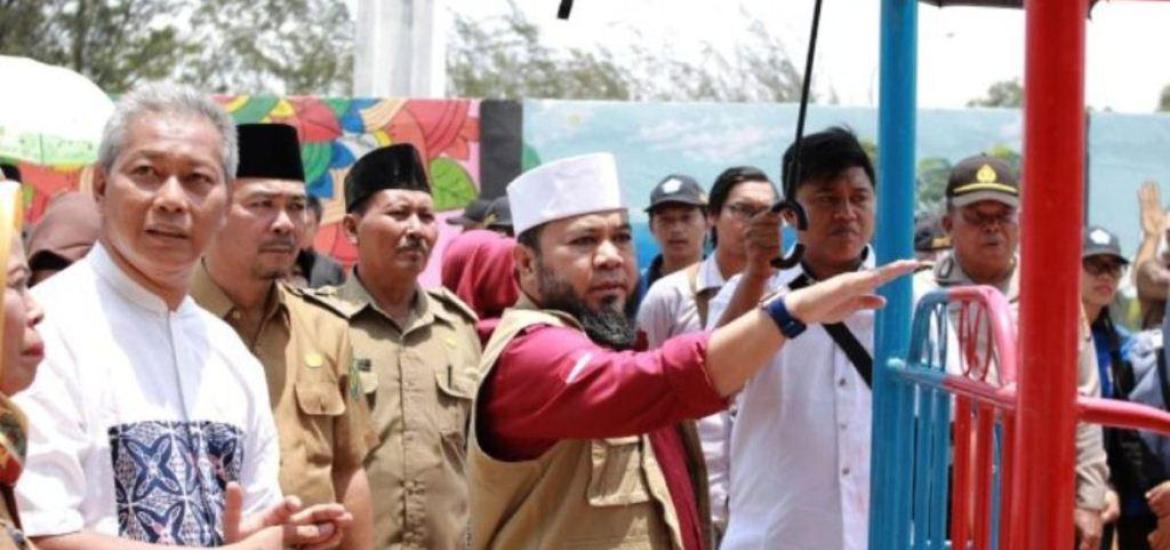 Walikota Bengkulu Helmi Hasan saat meninjau RTH Kelurahan Pondok Besi. Foto/Dok: Mc