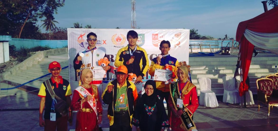 Upacara Penghormatan Pemenang Atlet Renang 400 m Gaya Bebas PA Foto/Dok Ansori
