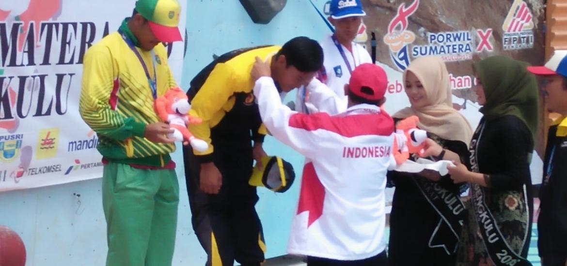 Kontingen Bengkulu raih medali emas Cabor Panjat Tebing