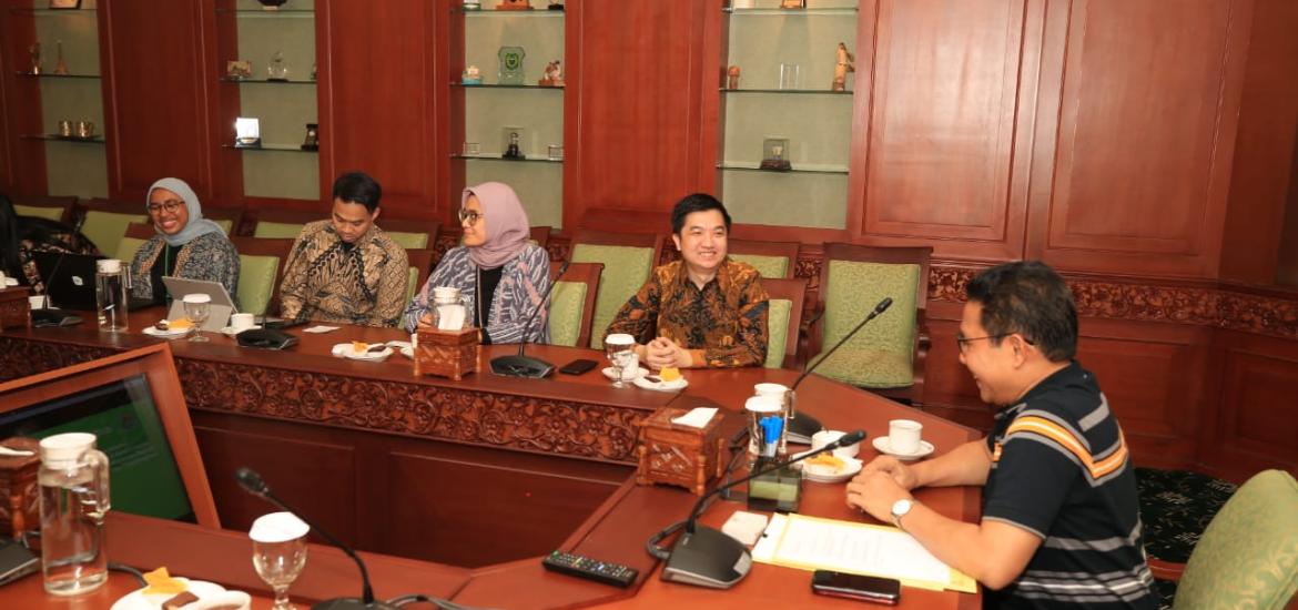 Mendes PDTT saat bertemu Manajemen Tokopedia
