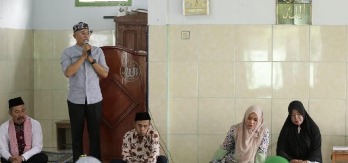 Bupati Gusnan Hadiri Pengajian Rutin BKMT se Kecamatan Manna