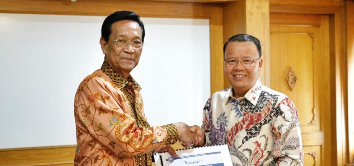 Gubernur Rohidin saat bertemu Sri Dultan HB X