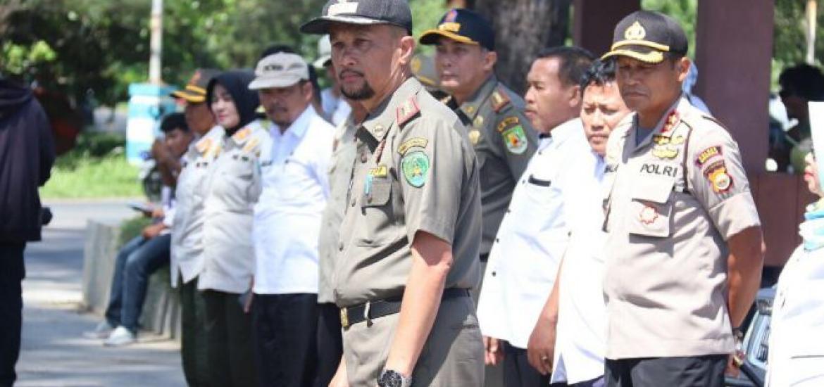 Penertiban Puluhan Lapak PKL di Kawasan Pantai Panjang