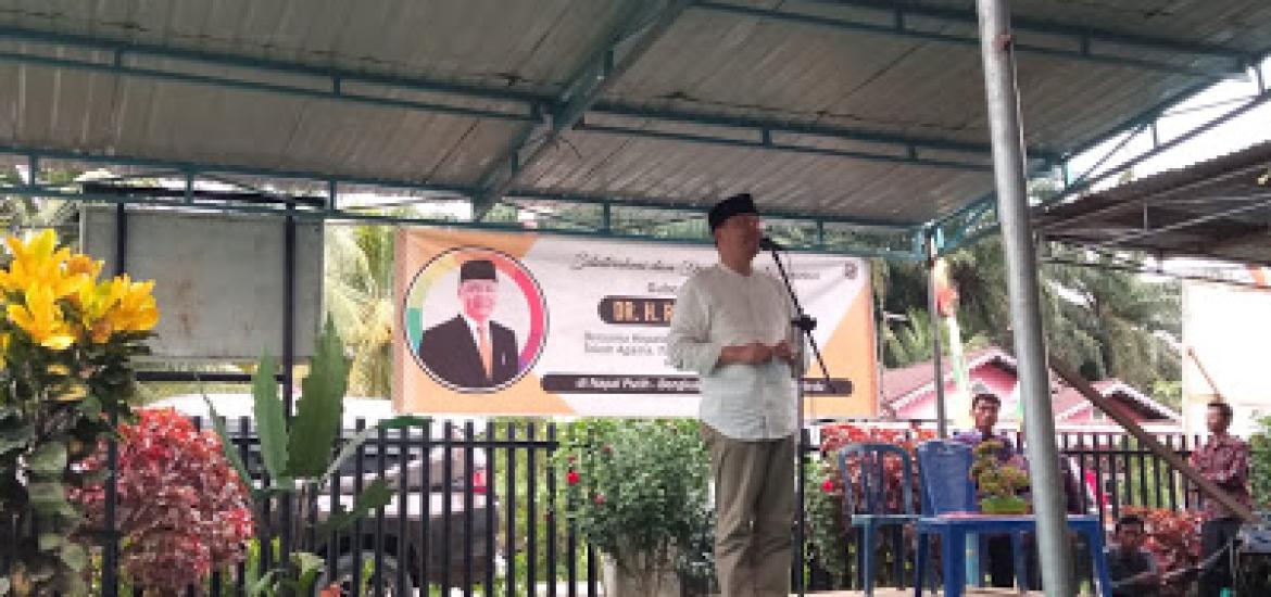 Guebrnur Rohidin saat Dialog Pembangunan bersama masyarakat Napal Putih