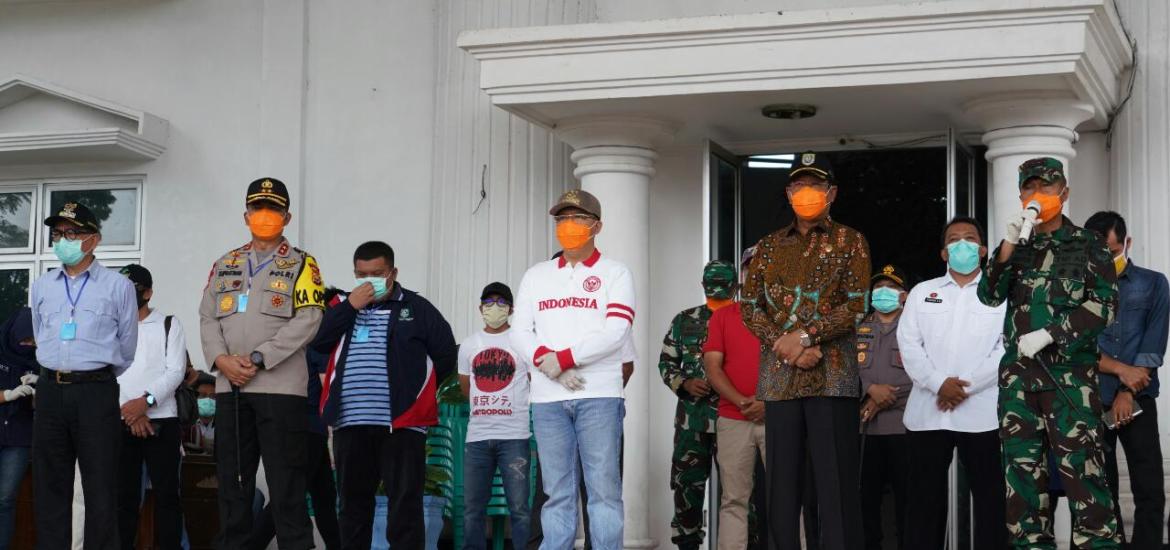 Gubernur dan Forkopimda berusaha untuk meringankan beban masyarakat ditengah merebaknya Covid-19
