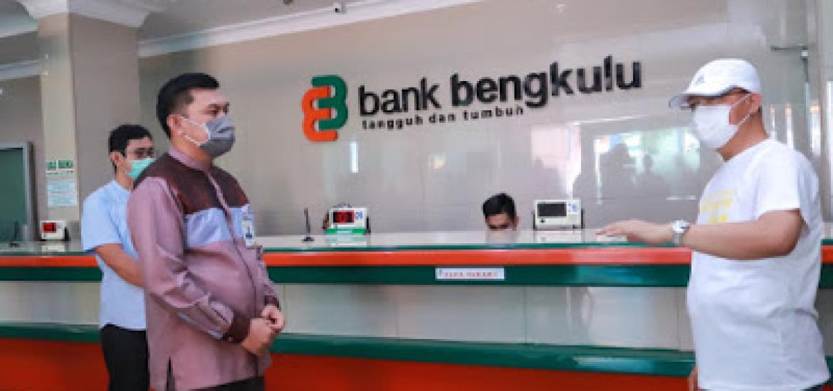 Gubernur Rohidin Mersyah Saat Kunjugi Bank Bengkulu Memastikan Keadaan