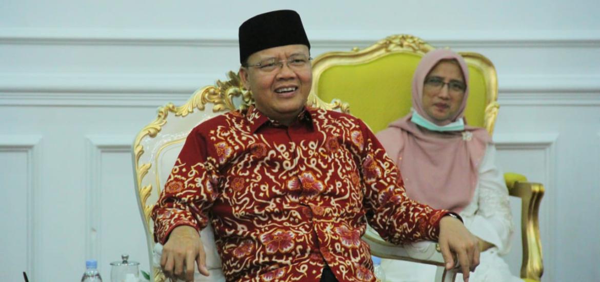 Gubernur Rohidin Mersyah