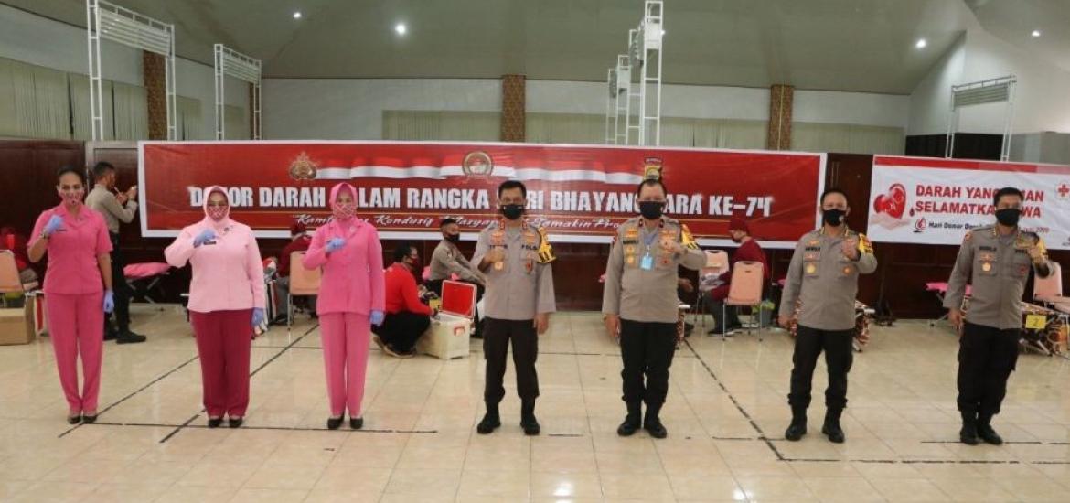 Donor darah dalam rangka memperingati Hari Bhayangkara ke 74