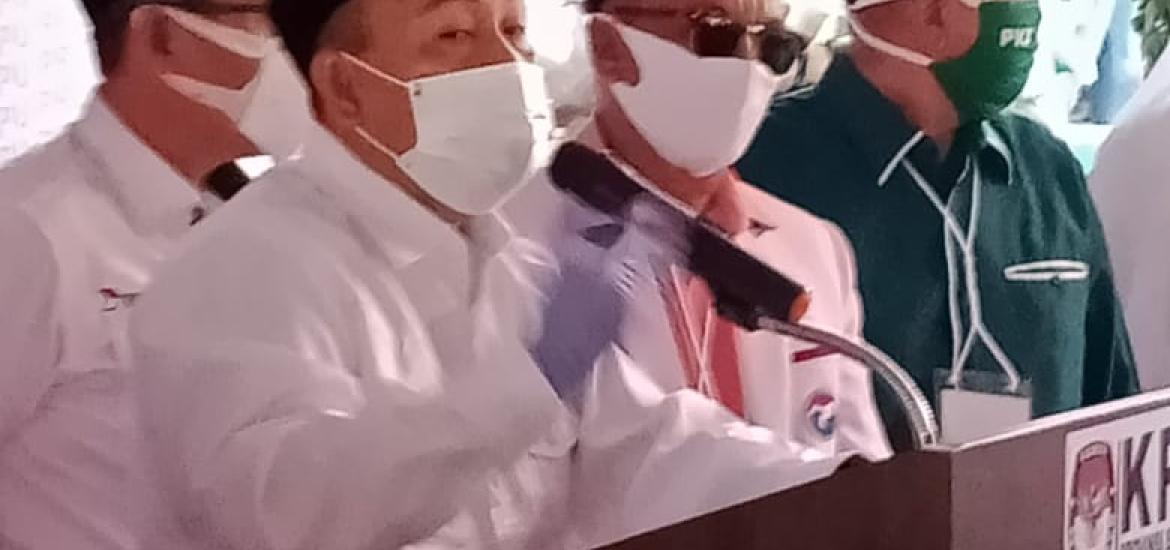 Paslon Gub/Wagub Bengkulu Agusrin - Imron saat mendaftar ke KPU