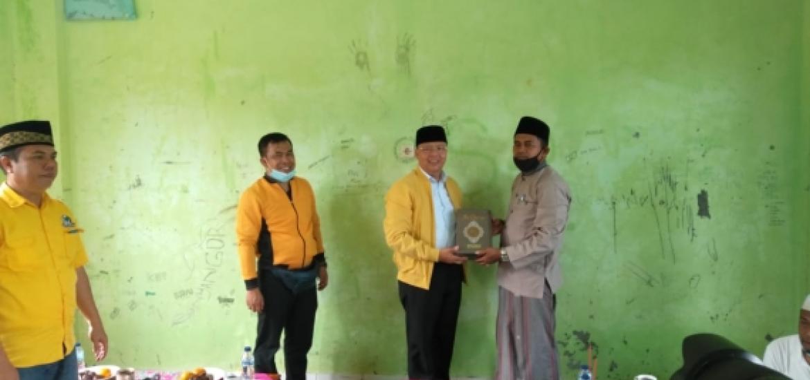 Rohidin Mersyah saat berkunjung ke Ponpes Darunnajah Bengkulu Utara