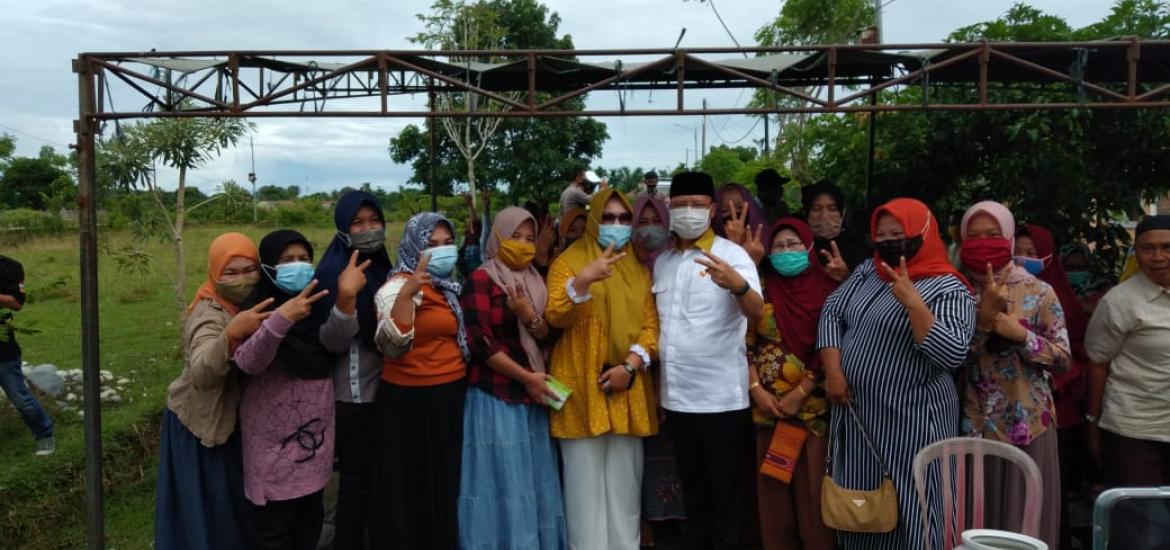 Warga Kota Manna Bulatkan Tekad Dukung Rohidin-Rosjonsyah