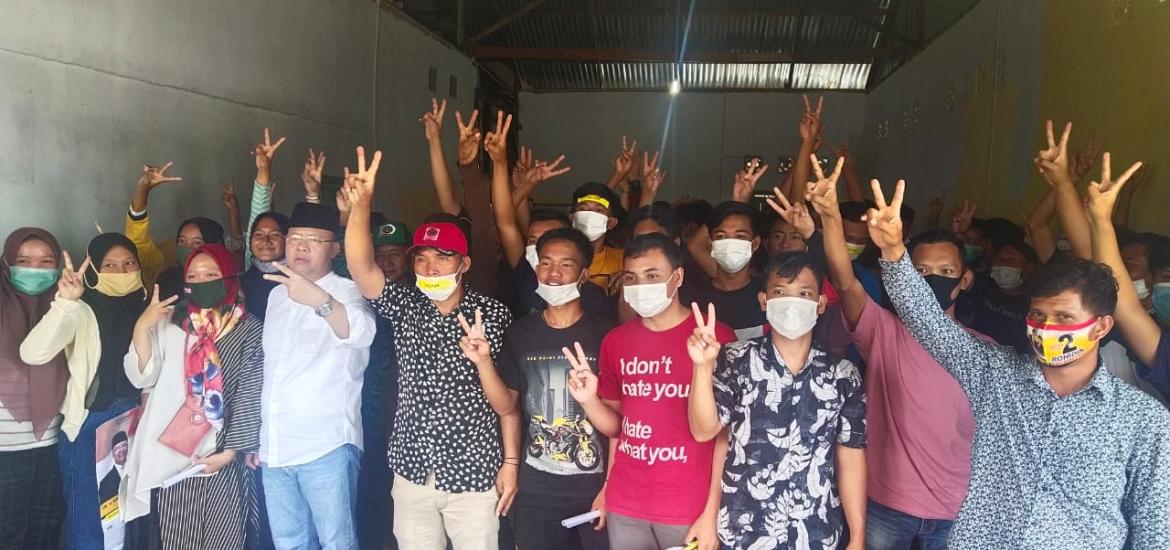 Rohidin bersama kaum milenial dan masyarakat Padang Guci Kaur